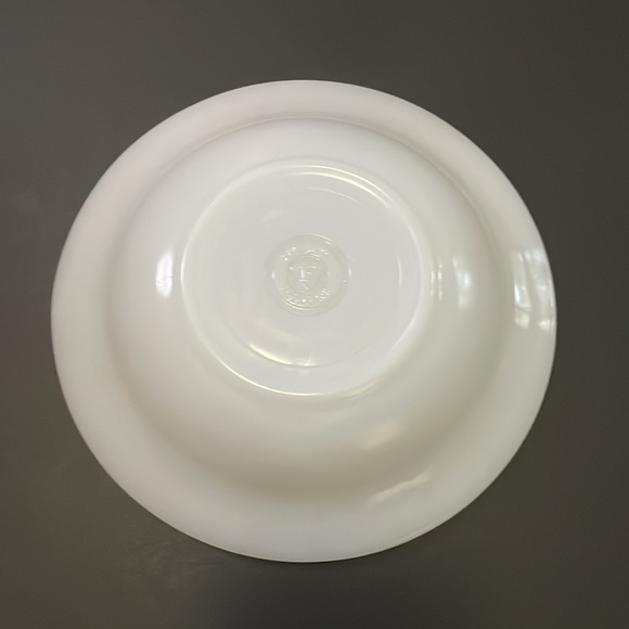 Vintage Anchor Hocking Fire King Milk Glass Bowl - Picture 3 of 4